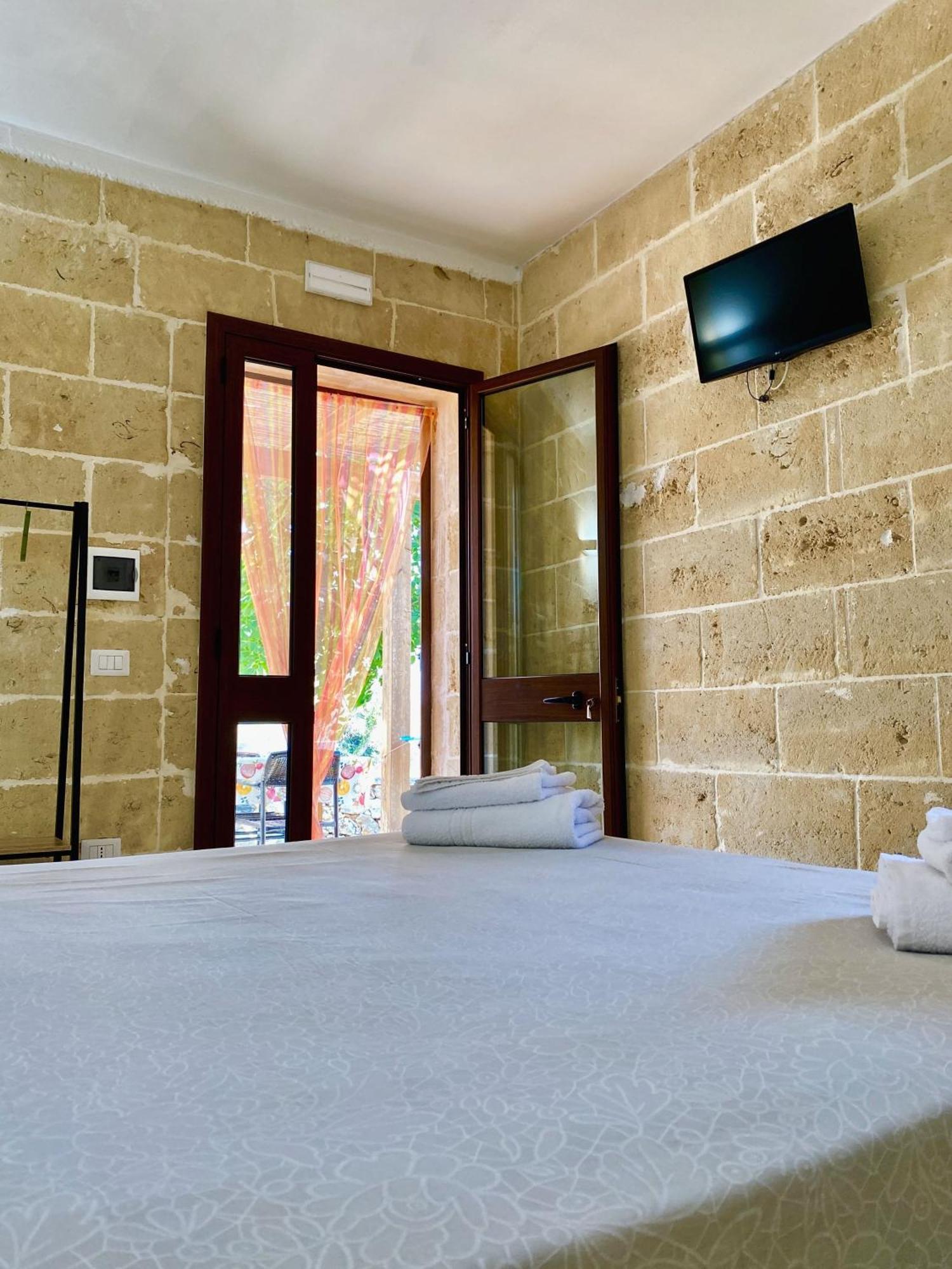 Le Stanze Di Ray - Salento Homes Borgagne Exterior photo